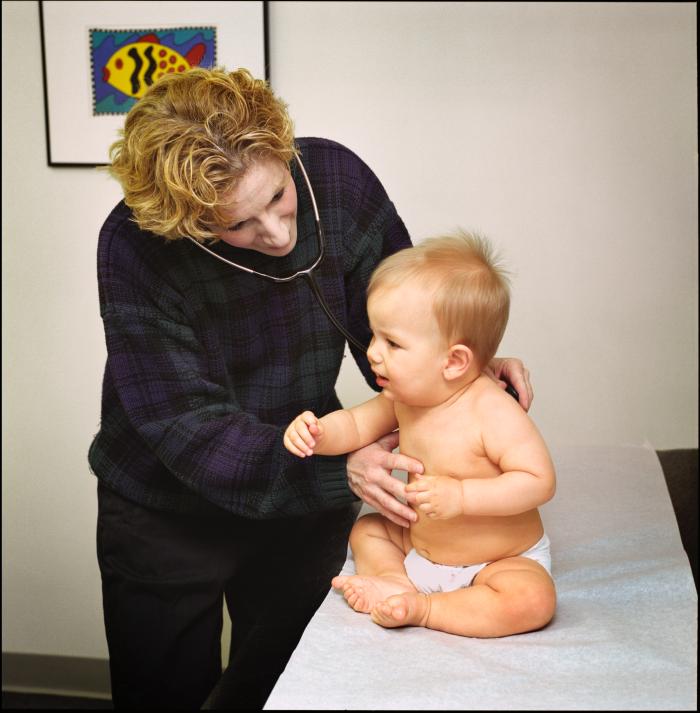 bébé chez la pédiatre - bronchiolite